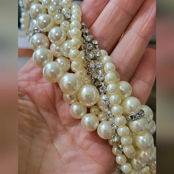 Vintage Cream and Silver Multi-Strand Necklace - Picture 2 of 15